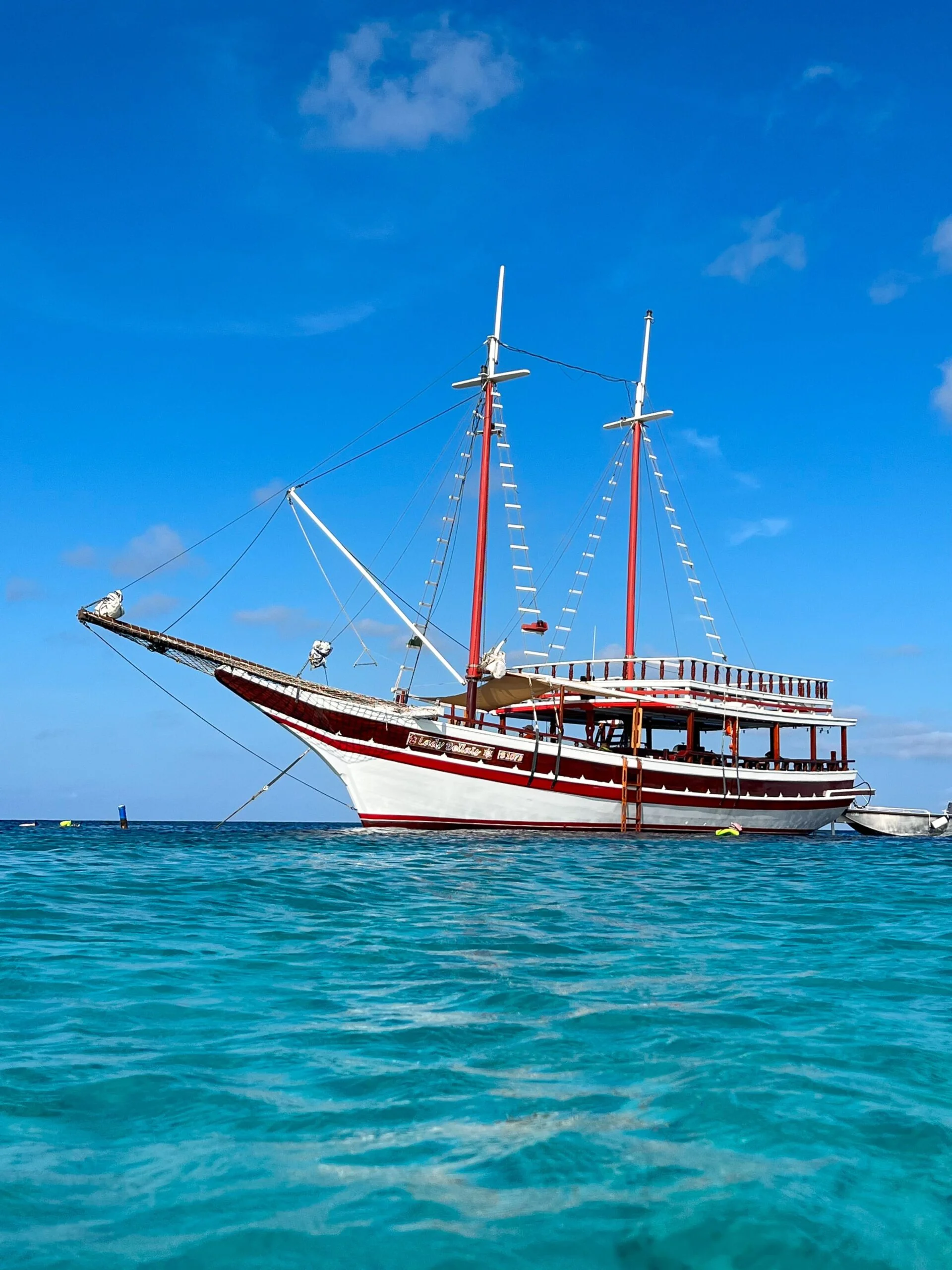 Lady Bellaïs on the open water of Bonaire